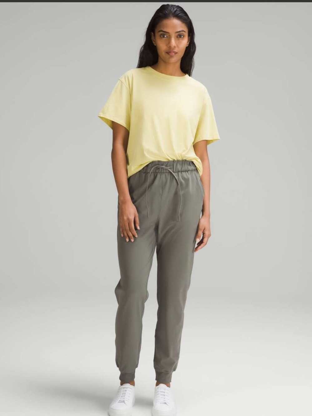 Lululemon High rise stretch Joggers, sage green, size Us6.